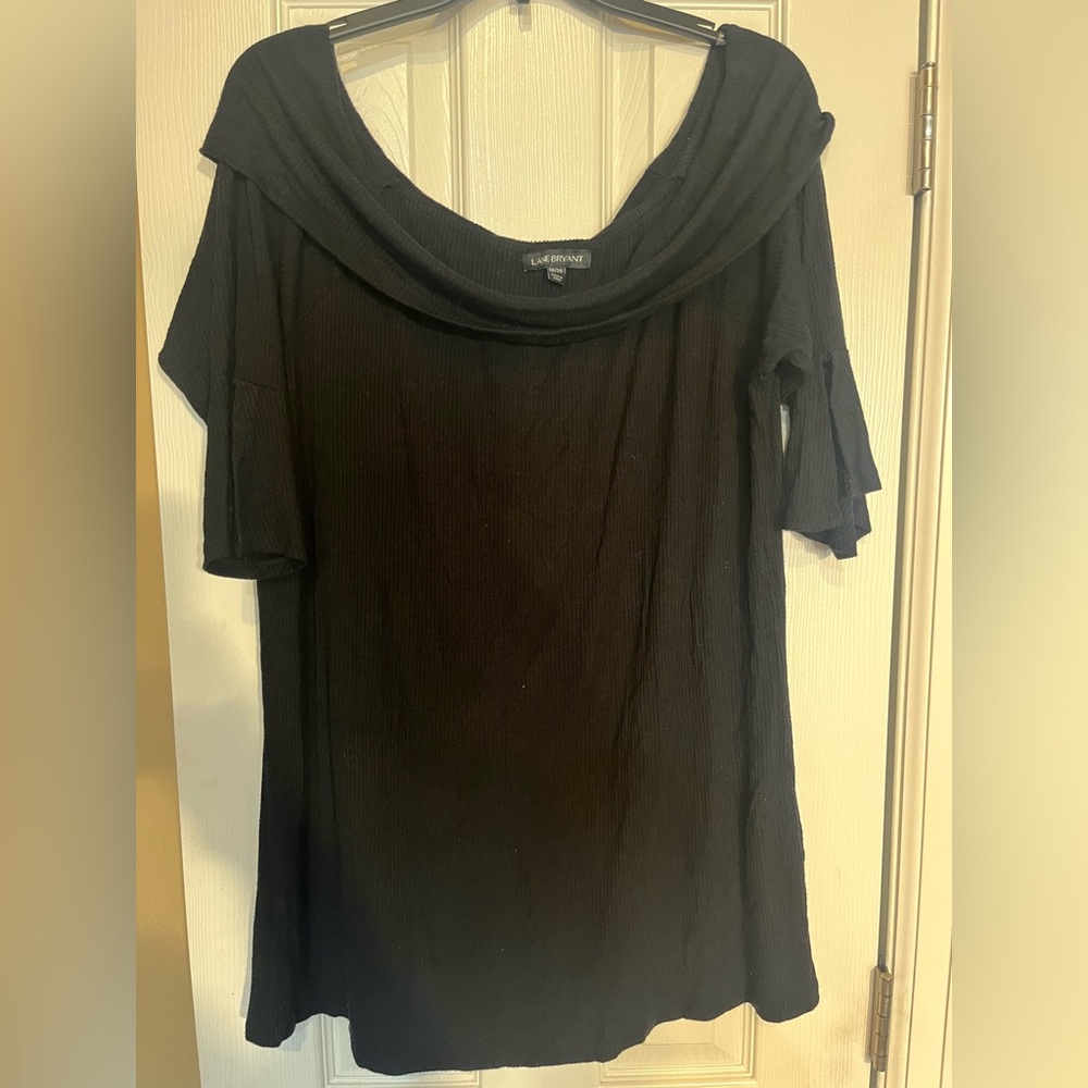 Black off the shoulder size 18/20 lane Bryant top